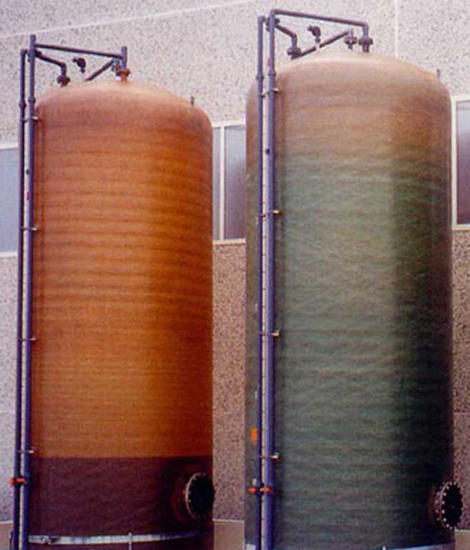 Foto Serbatoi e contenitori in vetroresina (PRFV) per lo stoccaggio di liquidi neutri e industriali